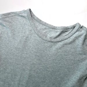 Lululemon Men’s Large Light Gray Shirt